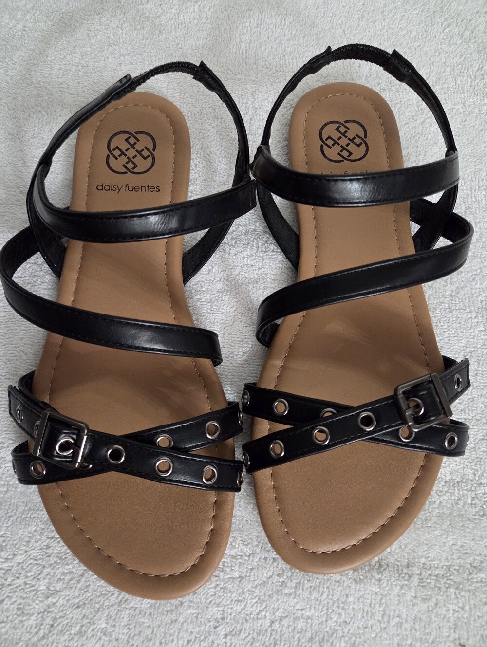 Daisy Fuentes Black Strappy Grommet Sandals Women's Size 7.5W